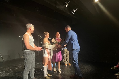  Veleposlanik Bojanov pozdravil bolgarske nastopajoče na festivalu Prestopi v Mariboru